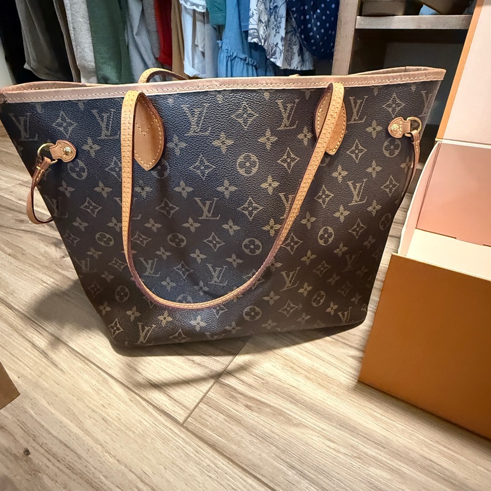 ✨Louis Vuitton Neverfull Monogram Tote Bag - Picture 3 of 12